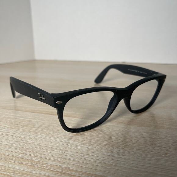 Ray-Ban RB2132 New Wayfarer 622 Black Rubber Sunglasses 55-18-145 READ - Picture 1 of 10